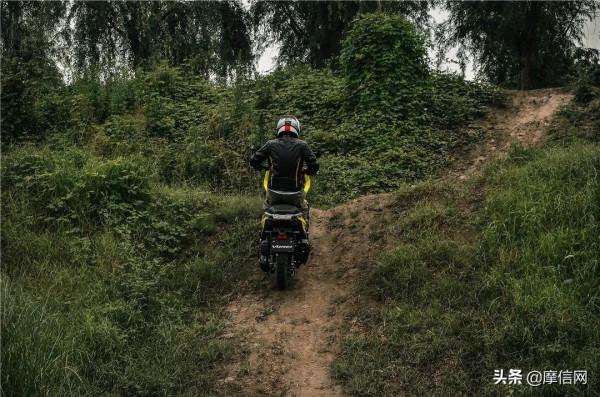 生活不止眼前的田野,還有遠方的風——大陽ADV150測評 生活不止眼前的田野,還有遠方的風——大陽ADV150測評