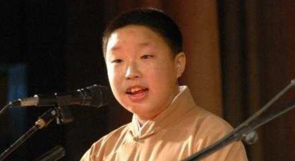 曹雲金演出時打過岳雲鵬？大鬧生日宴後，燒餅為何會想跟著離開？