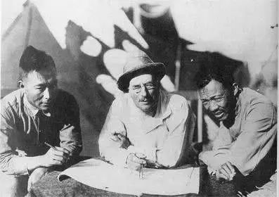 英國探險家挑戰生命禁區，徒步從新疆走到西藏，終成西域探險之父