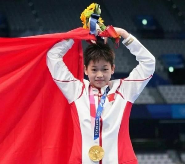 樊振東機場遭圍堵，追星不是以愛為名的侵擾