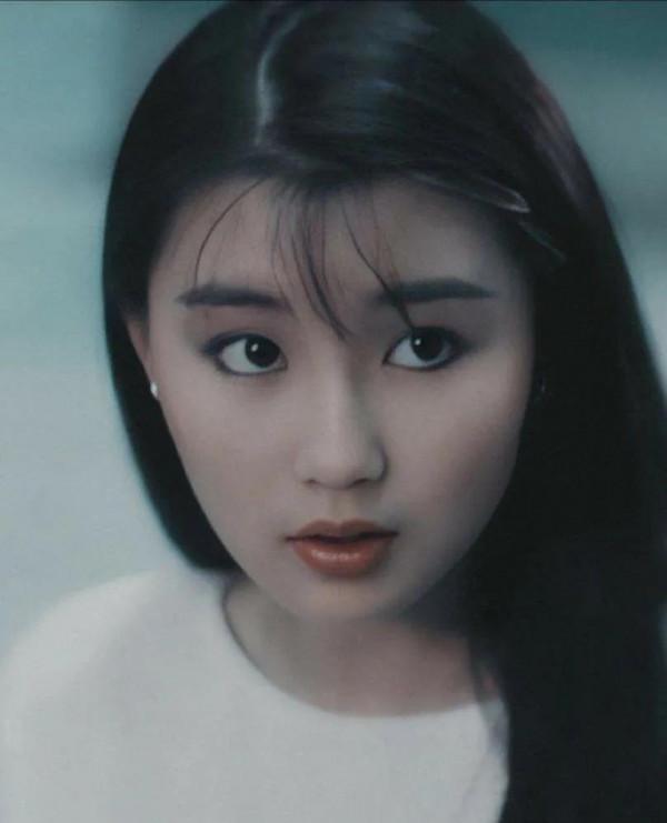 張曼玉，中國影視女演員、歌手