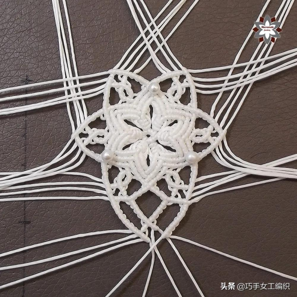 用繩子就能編出漂亮的雪花，超詳細的教程，一步一步教你編
