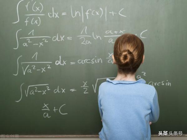 學生10道口算錯3，看老師聊天式糾錯，你準笑：英語老師教數學？