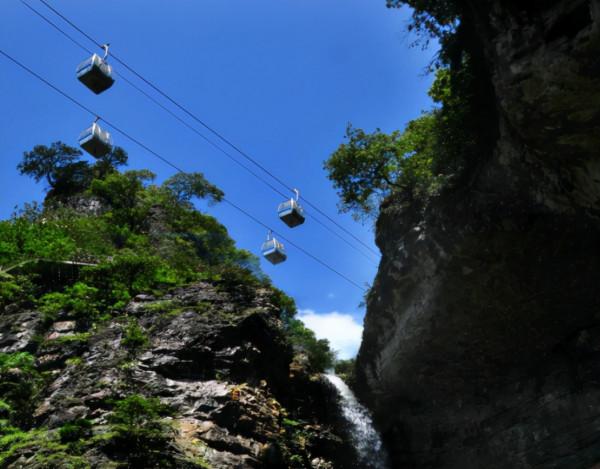 除了飛瀑、峽谷，萬盛黑山谷南天門竟藏有這樣的美景