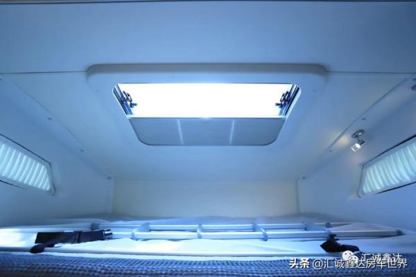 新款家用級大客廳房車來了!6座3床佈局溫馨,出去玩還能睡多人!​ 新款家用級大客廳房車來了!6座3床佈局溫馨,出去玩還能睡多人!​