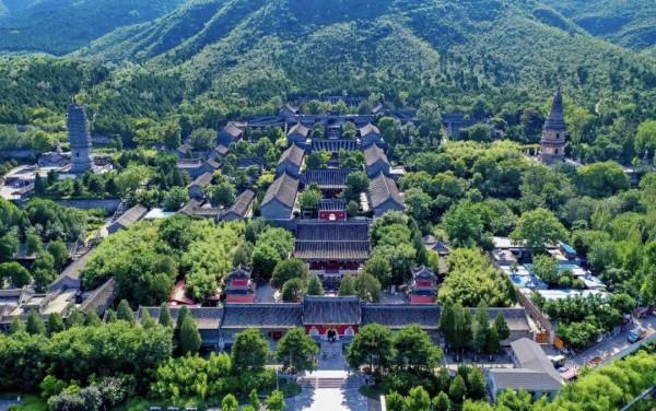 深山藏古寺，踏著初春的氣息，尋找心中的詩與遠方~