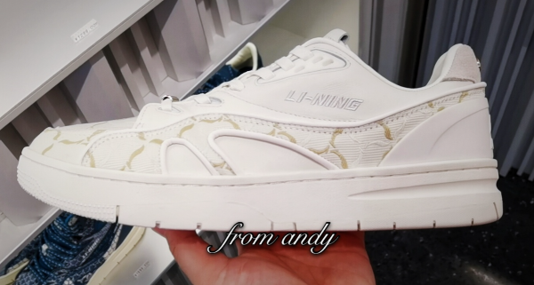 李寧啟用經典老標，首波產品質感超群，運動品牌變奢侈品？