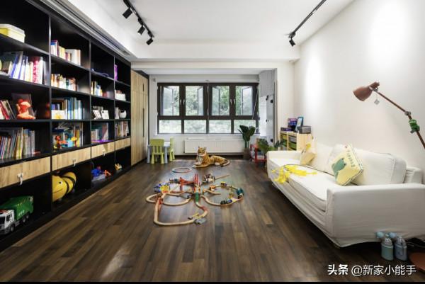 看她120平新房，放棄傳統電視牆，營造遊樂園式的家，很幸福