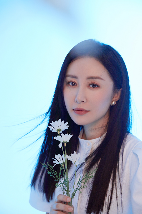 舒暢直播，榮登帶貨榜單榜首，沒想到做主播的她也如此優秀