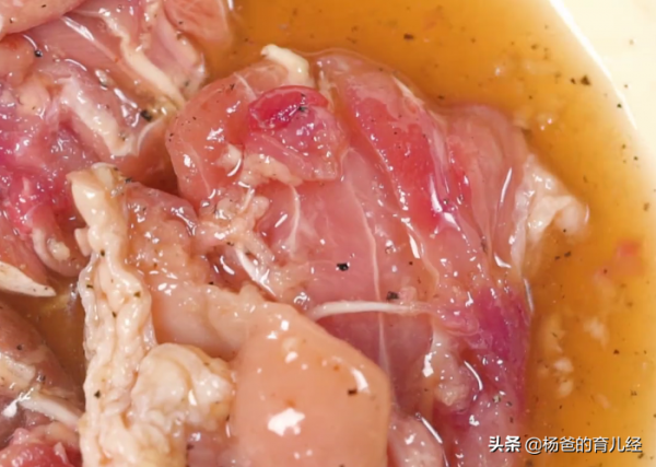 風味濃郁的無骨蜂蜜檸檬雞,甜鮮解饞又美味,家中孩子特愛吃 風味濃郁的無骨蜂蜜檸檬雞,甜鮮解饞又美味,家中孩子特愛吃