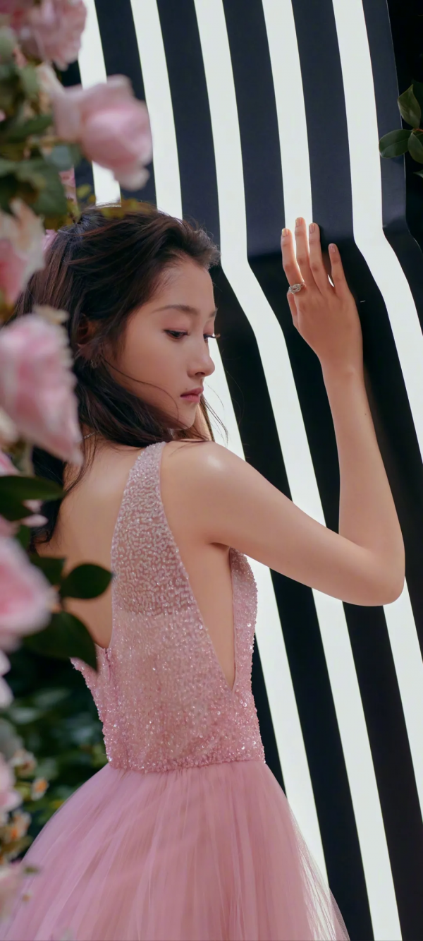 關曉彤桌布 關曉彤桌布