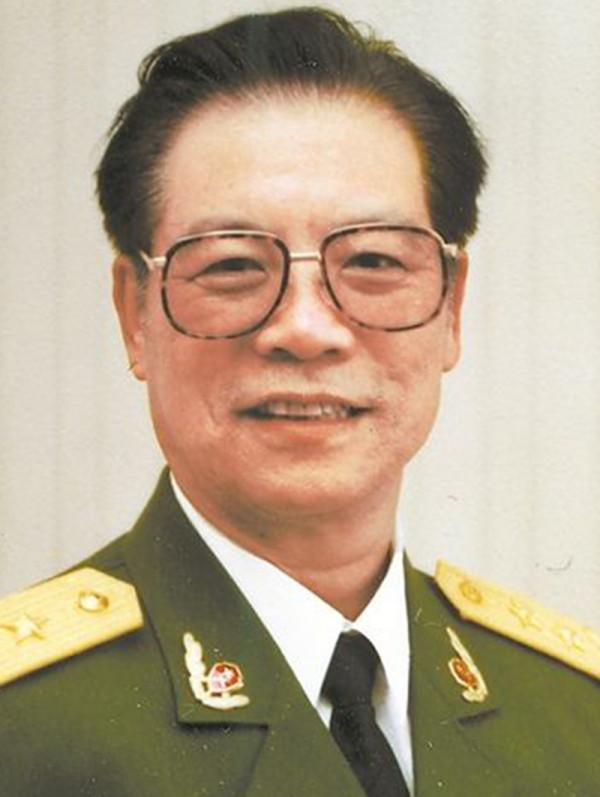 他官至副國級，63歲被警衛殺害，武警司令員與政委因此被免職