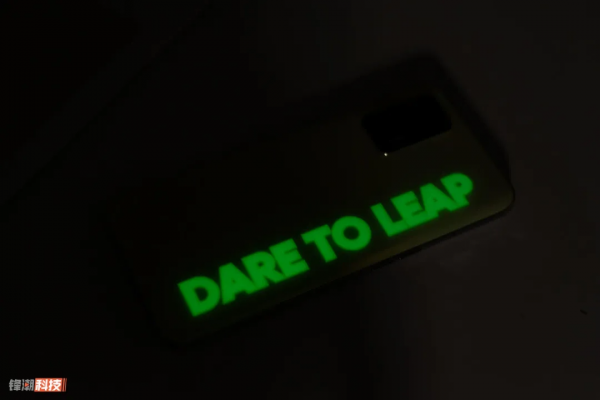 這或許會成為塑膠、金屬、玻璃之後，下一個10年的主流手機材料