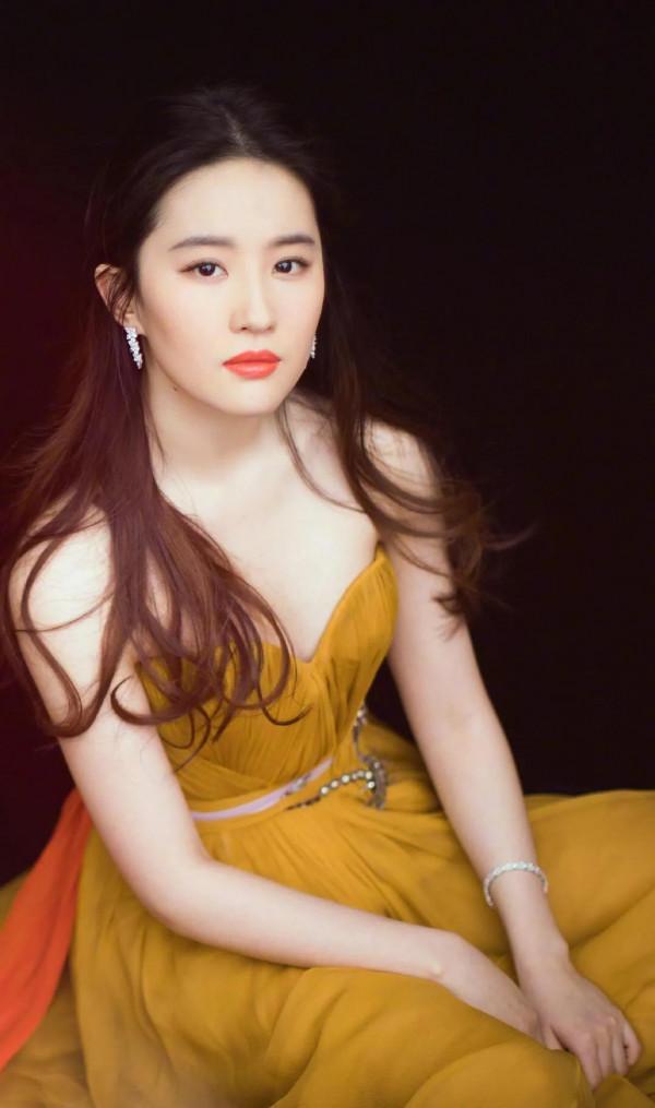 仙女下凡！美得不可方物｜劉亦菲