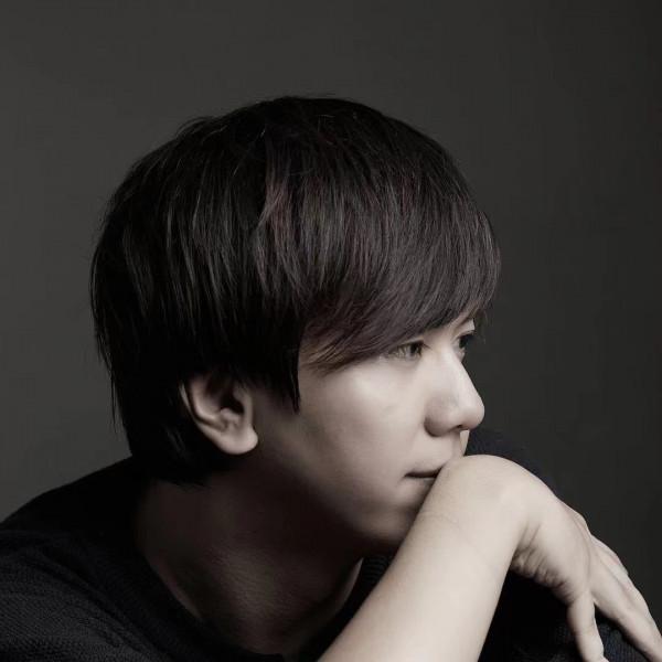 在具象與抽象之間——評北京青年編導汪圓清的現代舞《無自畫像》