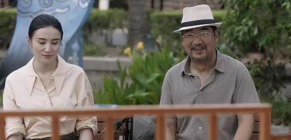 給過去一年“演技最好的10位老戲骨”排名，李幼斌第6，丁勇岱第2