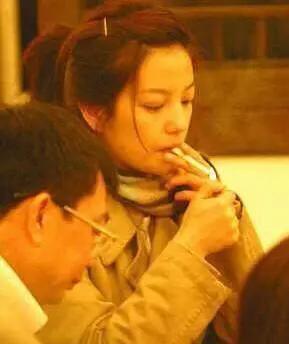 娛樂圈哪個女星抽菸更好看？