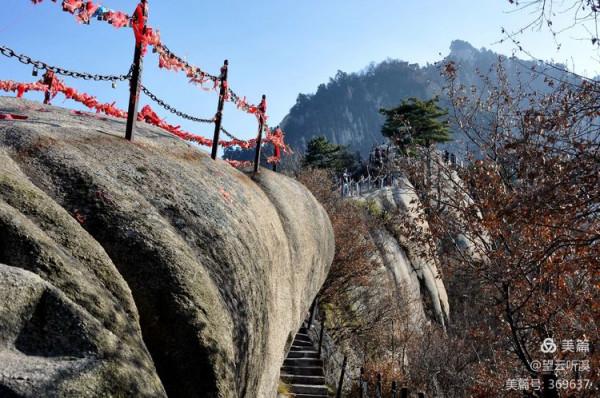 乘坐西峰索道上華山