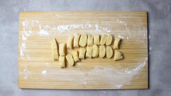 這才是笑口棗的傳統做法,外酥裡嫩,不加一滴水,涼了也酥脆 這才是笑口棗的傳統做法,外酥裡嫩,不加一滴水,涼了也酥脆