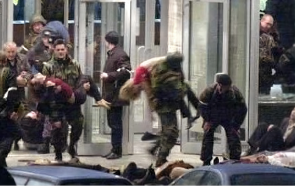 普京唯一一次低頭談判，用6名俘虜換英雄遺體，獲得全世界點贊