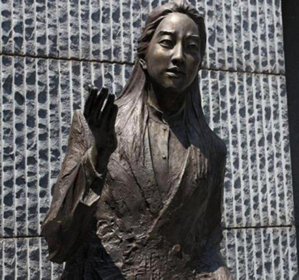 《南京大屠殺》作者張純如：36歲飲彈自盡，死前曾懷疑兒子自閉症