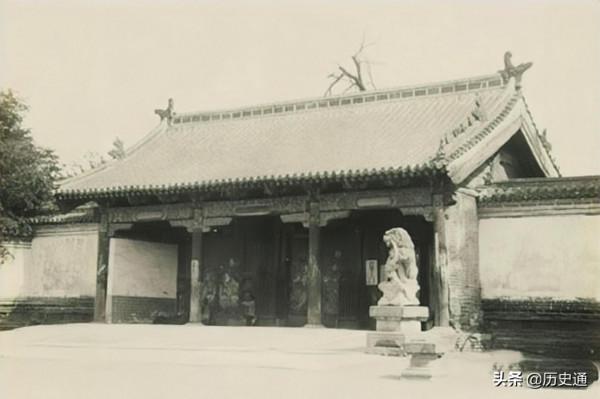 年輕女主人抑鬱而終,留下幼子,忠心僕人甘願撫養,直到終老 年輕女主人抑鬱而終,留下幼子,忠心僕人甘願撫養,直到終老