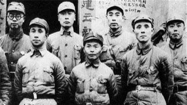 血戰大胡莊，劉本成是全連83人唯一倖存者，首長得知直接調到身邊