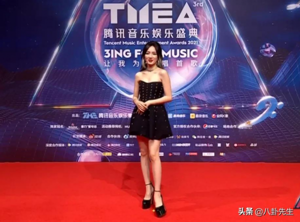 音樂盛典紅毯明星未ps狀態:薛之謙臉圓,鬱可唯卡粉,金子涵發福 音樂盛典紅毯明星未ps狀態:薛之謙臉圓,鬱可唯卡粉,金子涵發福