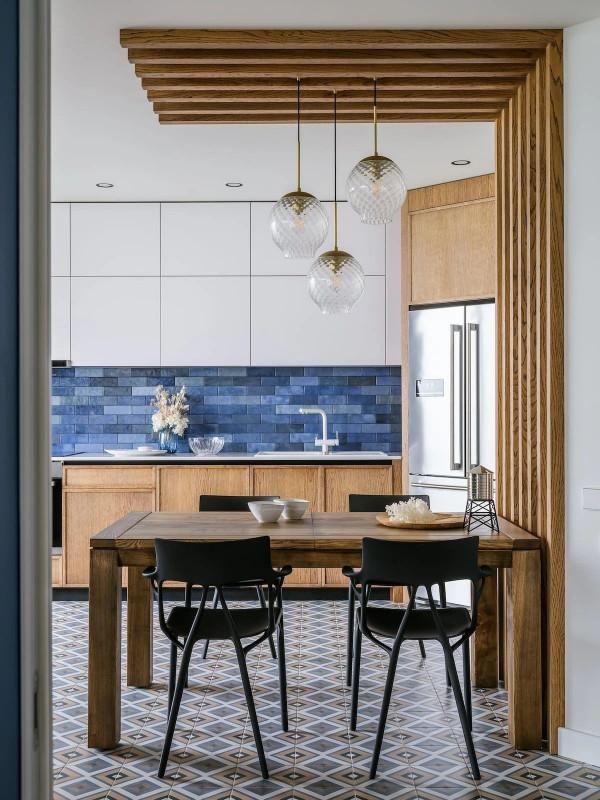 一個看著舒服的房子，靠得絕對不是豪裝，他家因藍色而在網上走紅