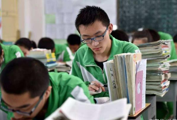 教育部直屬大學“大洗牌”,人大跌出前十,清華也不再是榜首 教育部直屬大學“大洗牌”,人大跌出前十,清華也不再是榜首