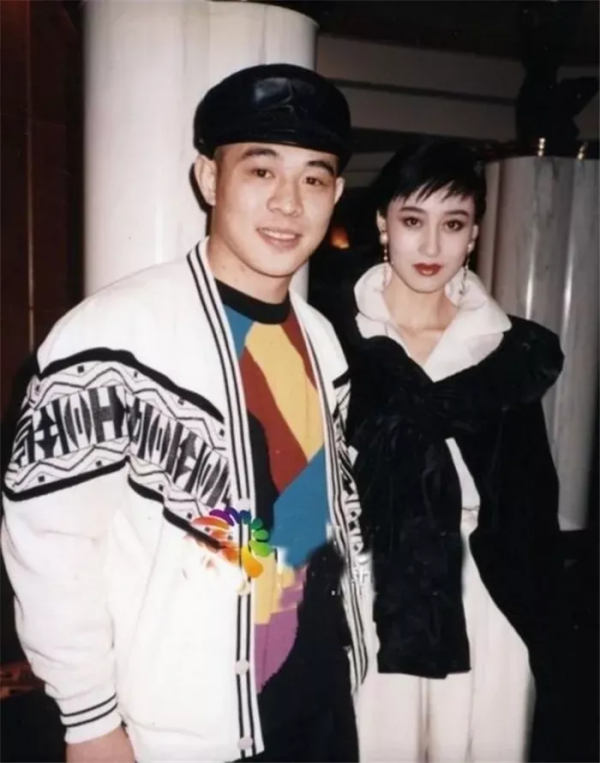 1986年,李連杰拍完《南北少林》之後,和劉家良“老死不相往來” 1986年,李連杰拍完《南北少林》之後,和劉家良“老死不相往來”