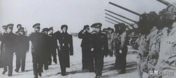 調離西藏,吳忠對天鳴槍,打光一個彈夾,抱頭痛哭歌聲悲慟 調離西藏,吳忠對天鳴槍,打光一個彈夾,抱頭痛哭歌聲悲慟