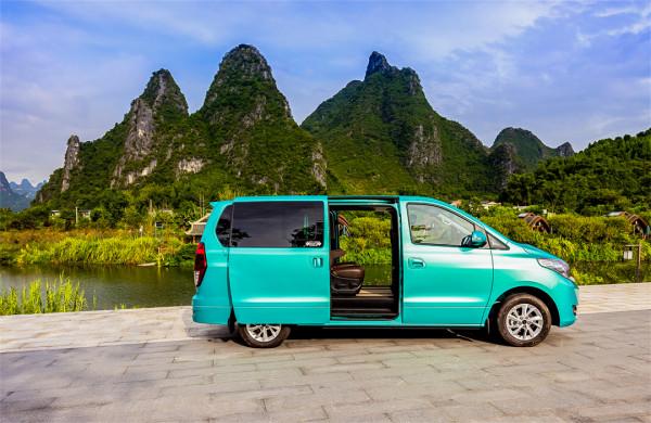 大空間的座艙 菱智PLUS旅行版三胎家庭新選擇! 大空間的座艙 菱智PLUS旅行版三胎家庭新選擇!