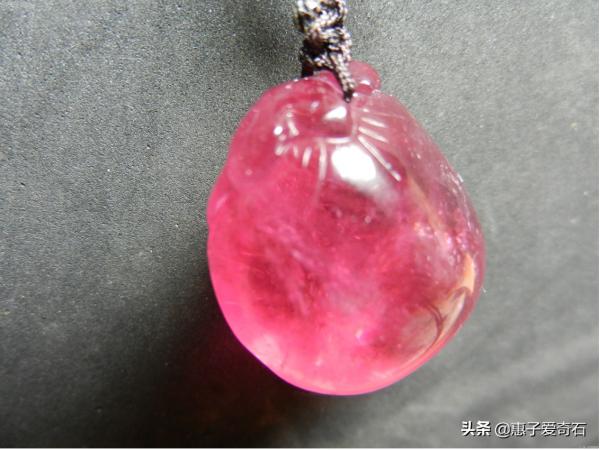 雲南奇石玉石一覽,有種石頭現在每公斤已經上百萬 雲南奇石玉石一覽,有種石頭現在每公斤已經上百萬