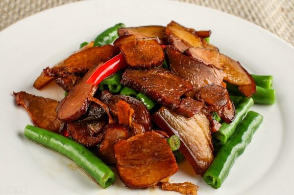 過年不用忙，這7個菜提前準備好，裝盤就上桌，全都是硬菜