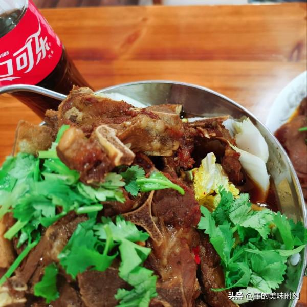 安徽老闆娘開店，堅持15年不漲價，有人吃不膩有人一口吃不下