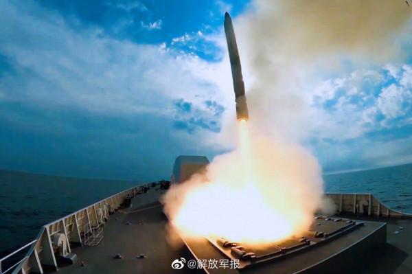 浪尖起舞！看淮南艦踏浪出擊