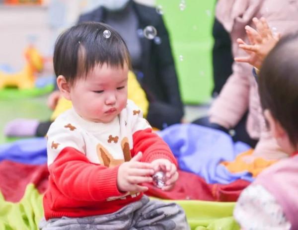 禾芸嘉萌寶爬爬賽結束啦,進來見識一下人類幼崽的戰鬥力吧 禾芸嘉萌寶爬爬賽結束啦,進來見識一下人類幼崽的戰鬥力吧