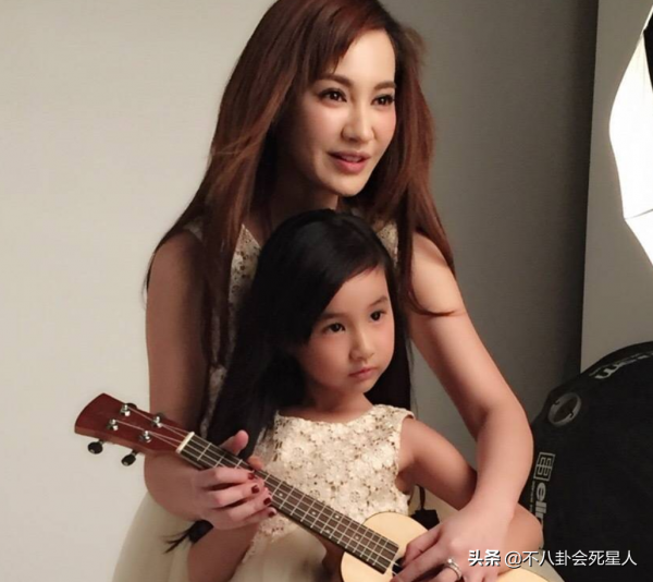 劇裡總演“壞女人”,生活中卻低調善良,這7位女星個個美貌驚豔 劇裡總演“壞女人”,生活中卻低調善良,這7位女星個個美貌驚豔