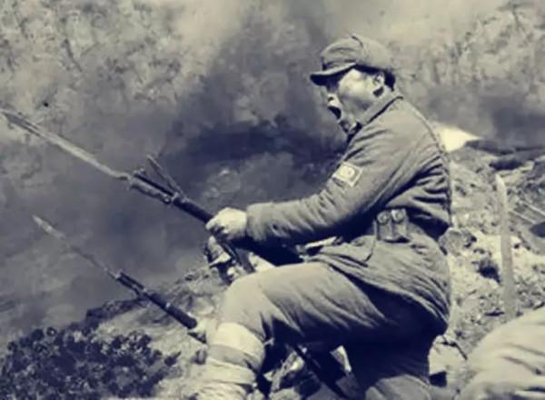 日寇拼刺刀玩陰招,放冷槍打死我軍2個英雄!將士復仇:不留活口 日寇拼刺刀玩陰招,放冷槍打死我軍2個英雄!將士復仇:不留活口