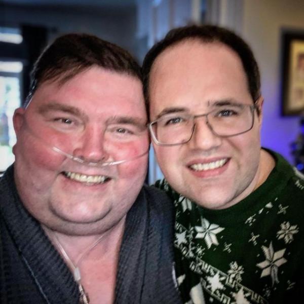 46歲英國主持人因癌去世，辭世前浮腫到判若兩人，晚期仍出鏡工作