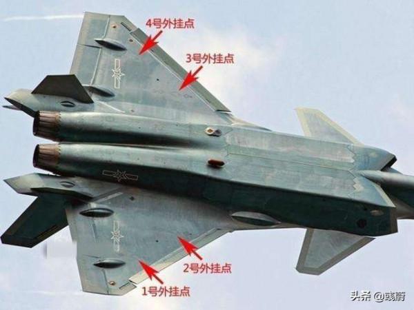 殲20是五代戰機，外掛武器會破壞隱身，為啥還要外掛四個副油箱？