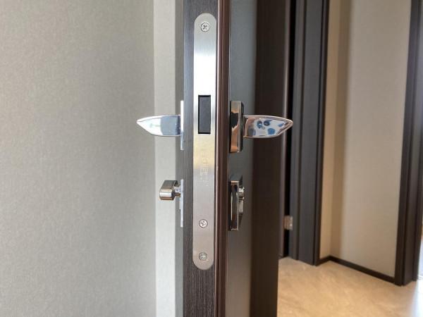 室內門怎麼選不被坑？行內人四步教你挑選好門