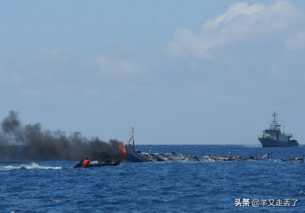 11月19日,萬人遊行席捲多國;越南漁船撞擊泰艦;李顯龍警告美國 11月19日,萬人遊行席捲多國;越南漁船撞擊泰艦;李顯龍警告美國