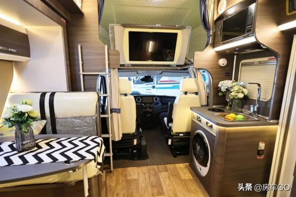 6座雙臥獨立淋浴房車,獨特佈局加大生活區,適合一家人長途旅行 6座雙臥獨立淋浴房車,獨特佈局加大生活區,適合一家人長途旅行