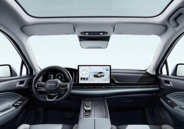 小鵬P5上市，聯手這幾款品質純電動車，共阻特斯拉進20萬元內