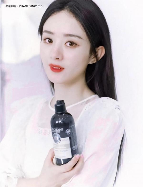 趙麗穎絕美廣告圖,把廣告拍成了大片,各種氣質拿捏的死死的 趙麗穎絕美廣告圖,把廣告拍成了大片,各種氣質拿捏的死死的