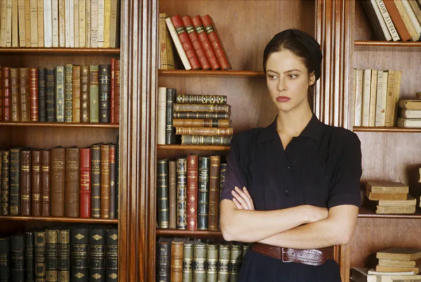 誰說女知識分子不時髦?會寫字的女人,穿得好更好看 誰說女知識分子不時髦?會寫字的女人,穿得好更好看