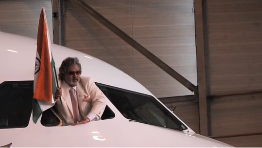 一生奢靡無度的印度富豪，卻拖欠員工工資，逼死員工妻子