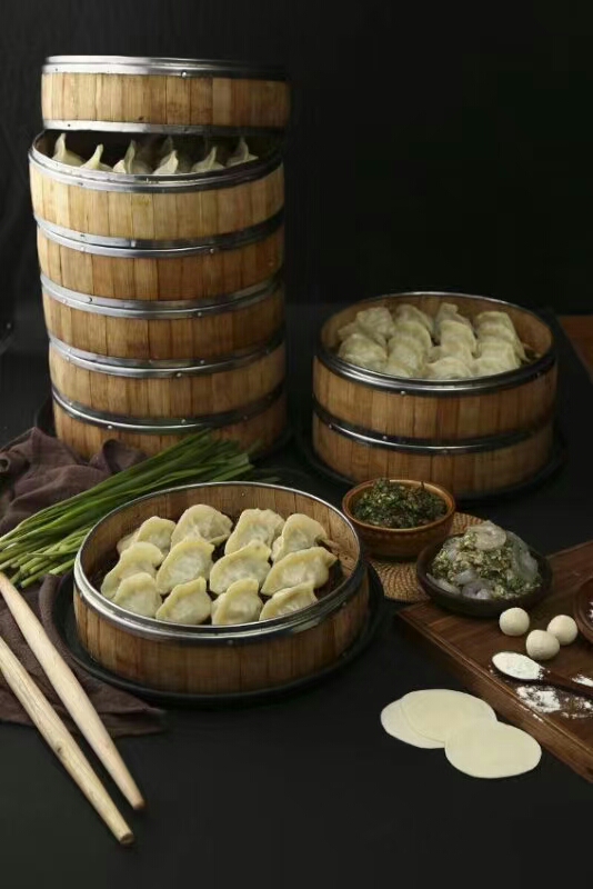 農村人吃自家庭院的蔬菜水果這是城市人嚮往的養老生活